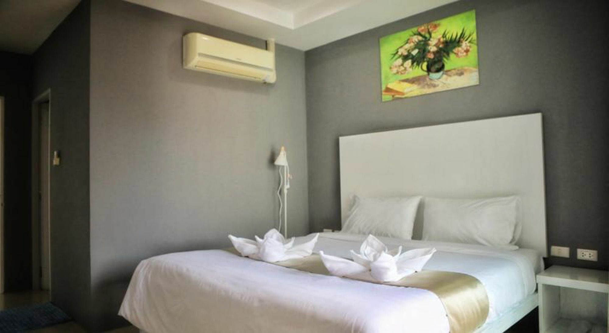 Guan Chao Yin Hotel Patong Exterior photo
